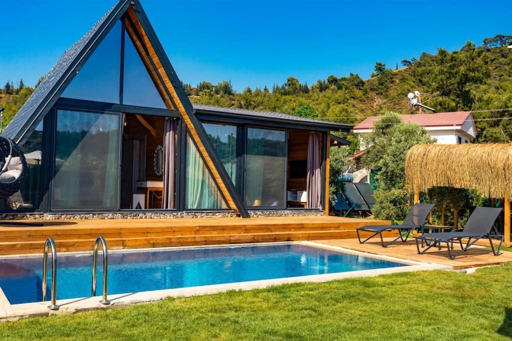 Villa Zeytin Havuzlu Jakuzili Fethiye Extérieur photo